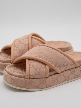 size 38G 8 US Gucci GG Platform Slides Sandals Pink